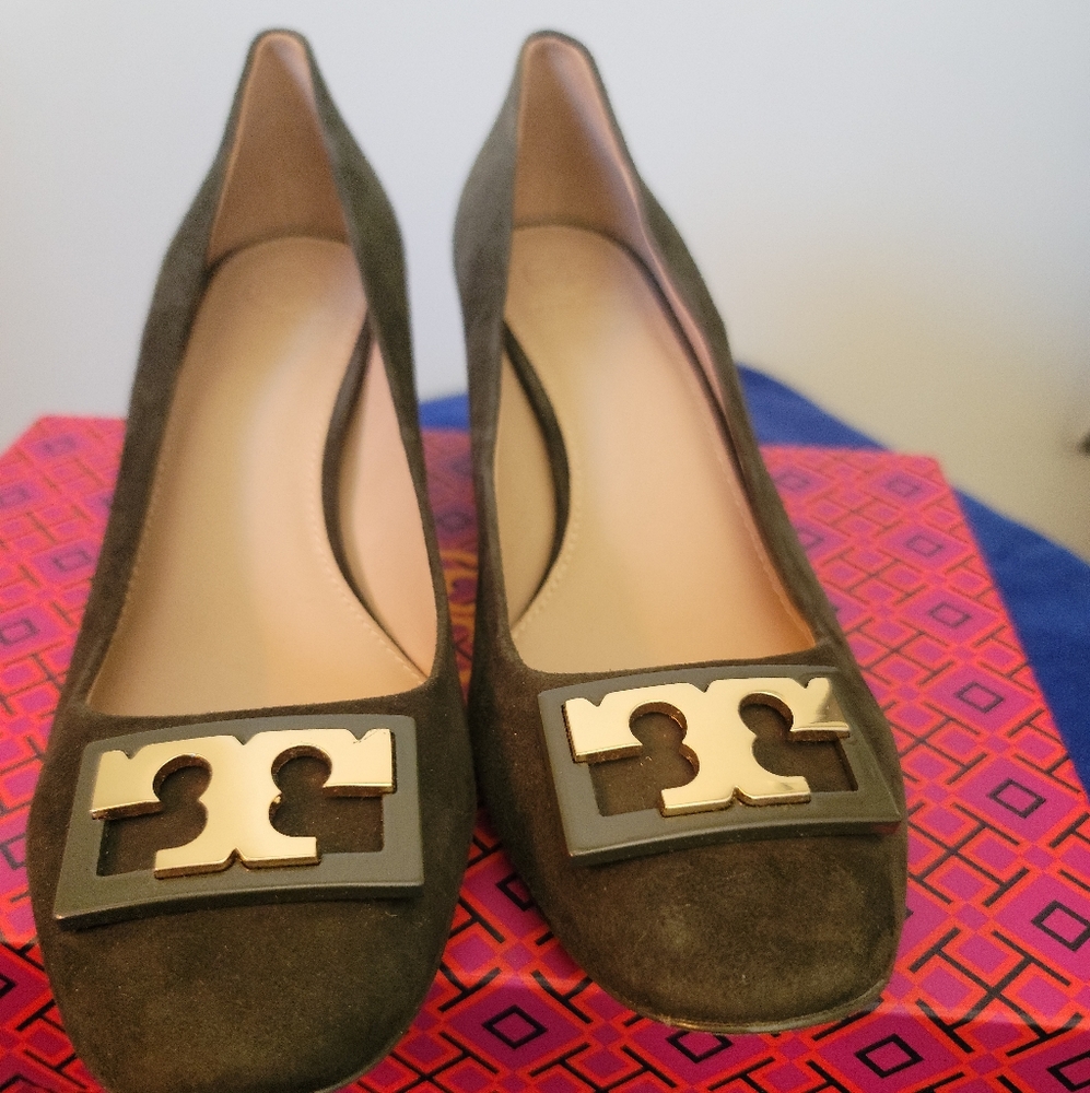 Tory burch green suede shoes size 9.5